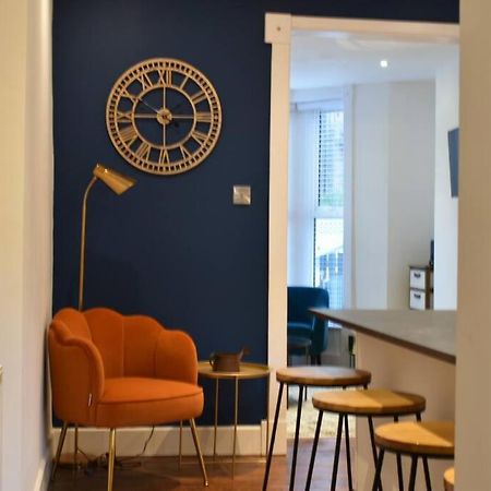 The Cheltenham, Stylish 1-Bed Victorian Apartment Harrogate Buitenkant foto