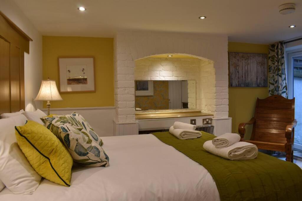 The Cheltenham, Stylish 1-Bed Victorian Apartment Harrogate Buitenkant foto